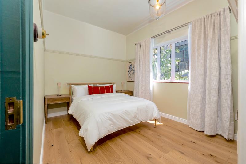 2 Bedroom Property for Sale in Sea Point Western Cape